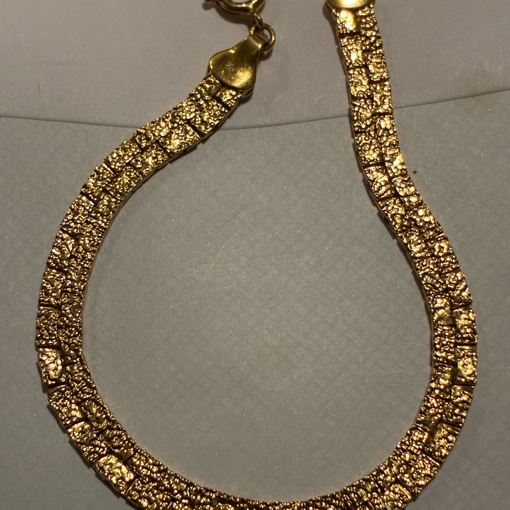 Elegant Gold Bracelet